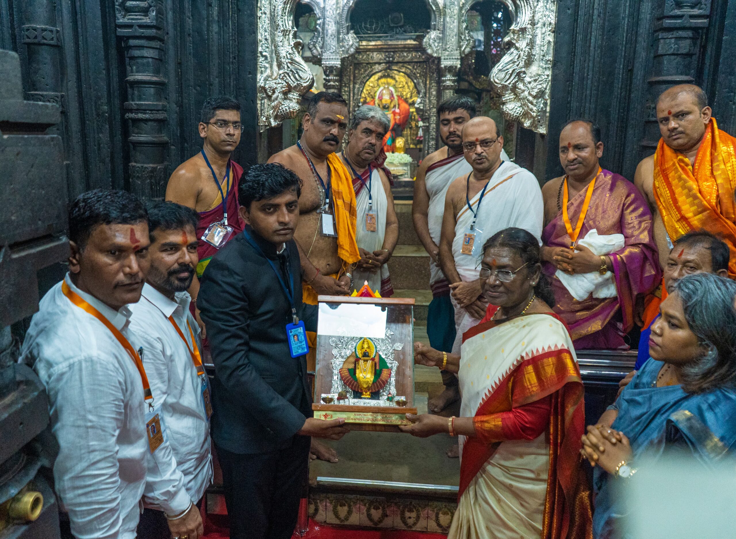 राष्ट्रपतींनी घेतले कोल्हापूरच्या अंबाबाई देवीचे दर्शन