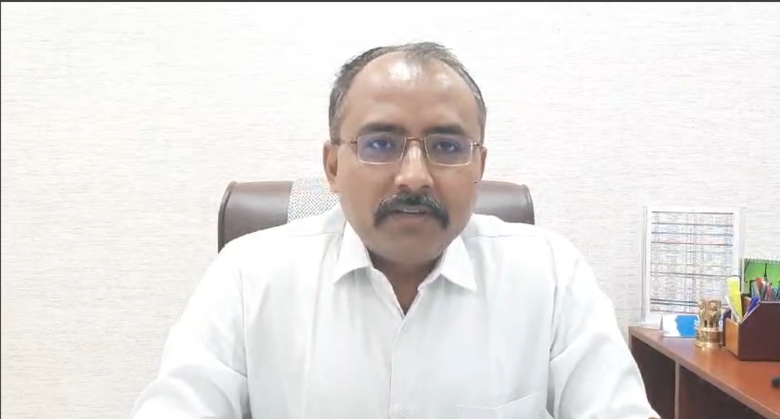 क्यू आर कोड स्कॅन करा आणि रेल्वे तिकीटाची पेमेंट करा