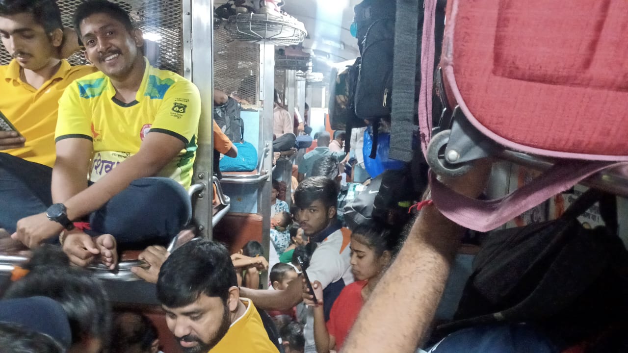 ठाणे दिवा कोकण रेल्वे गर्दी
