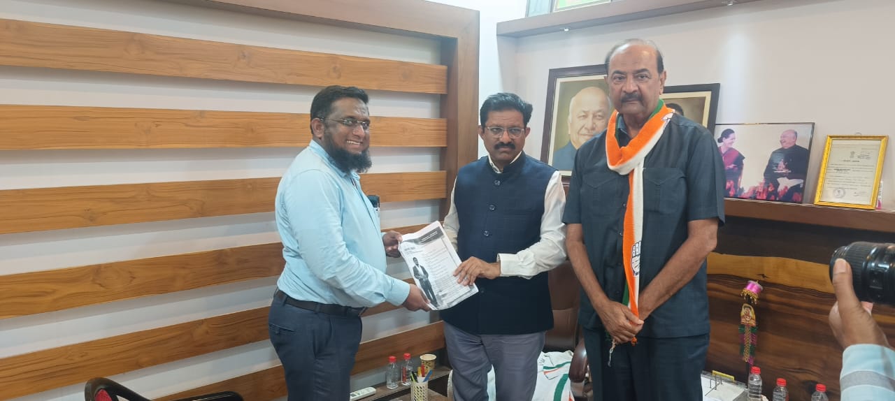 अल्पसंख्यक समाज के 11 इच्छुक उम्मीदवारों ने कांग्रेस भवन में निरीक्षक से मुलाकात की —