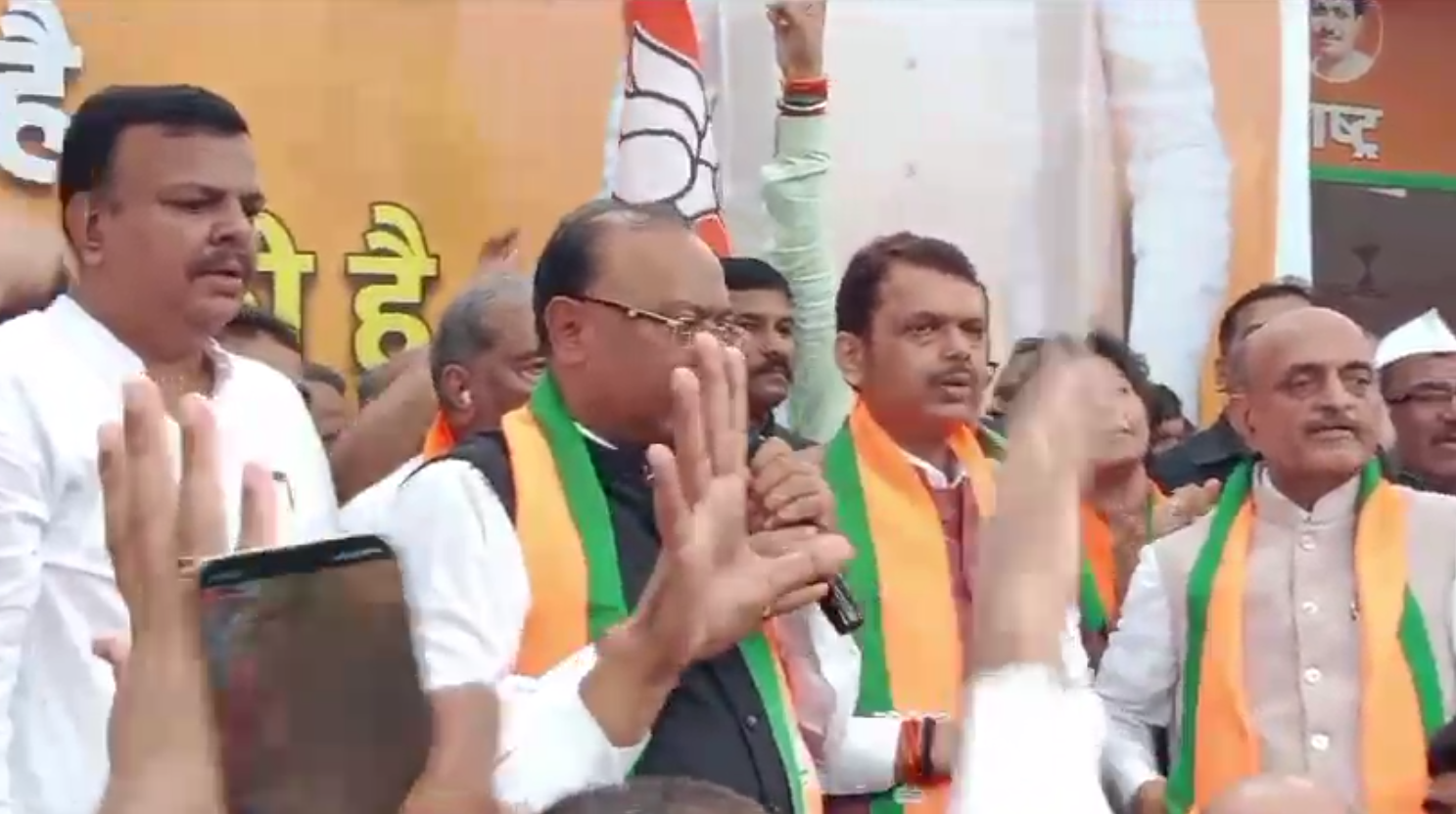 हा विजय मुर्खांच्या नंदवनात वावरणाऱ्यांना जमिनीवर आणणारा विजय आहे – देवेंद्र फडणवीस
