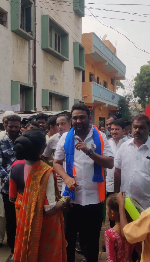 सर उत्तर विधानसभा मतदारसंघाचे अपक्ष उमेदवार व AIMIM पक्षाचे युवक शहर अध्यक्ष मोहसीन मैंदर्गीकर………