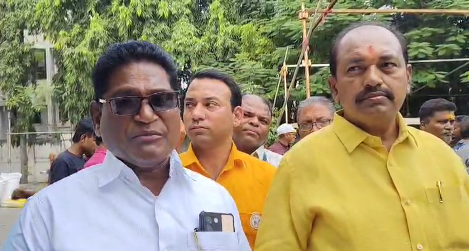 यंदा वारे फिरले, अखेर गवळी समाजाने दिला महेश कोठे याना जाहीर पाठींबा……………