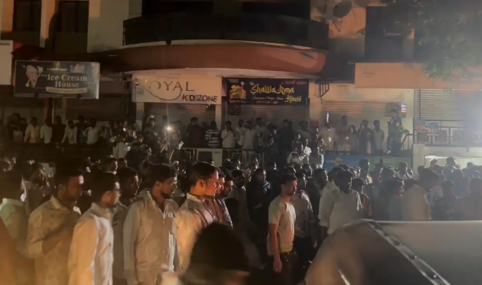 सोलापुरात एमआयएम ने फोडले फटाके..