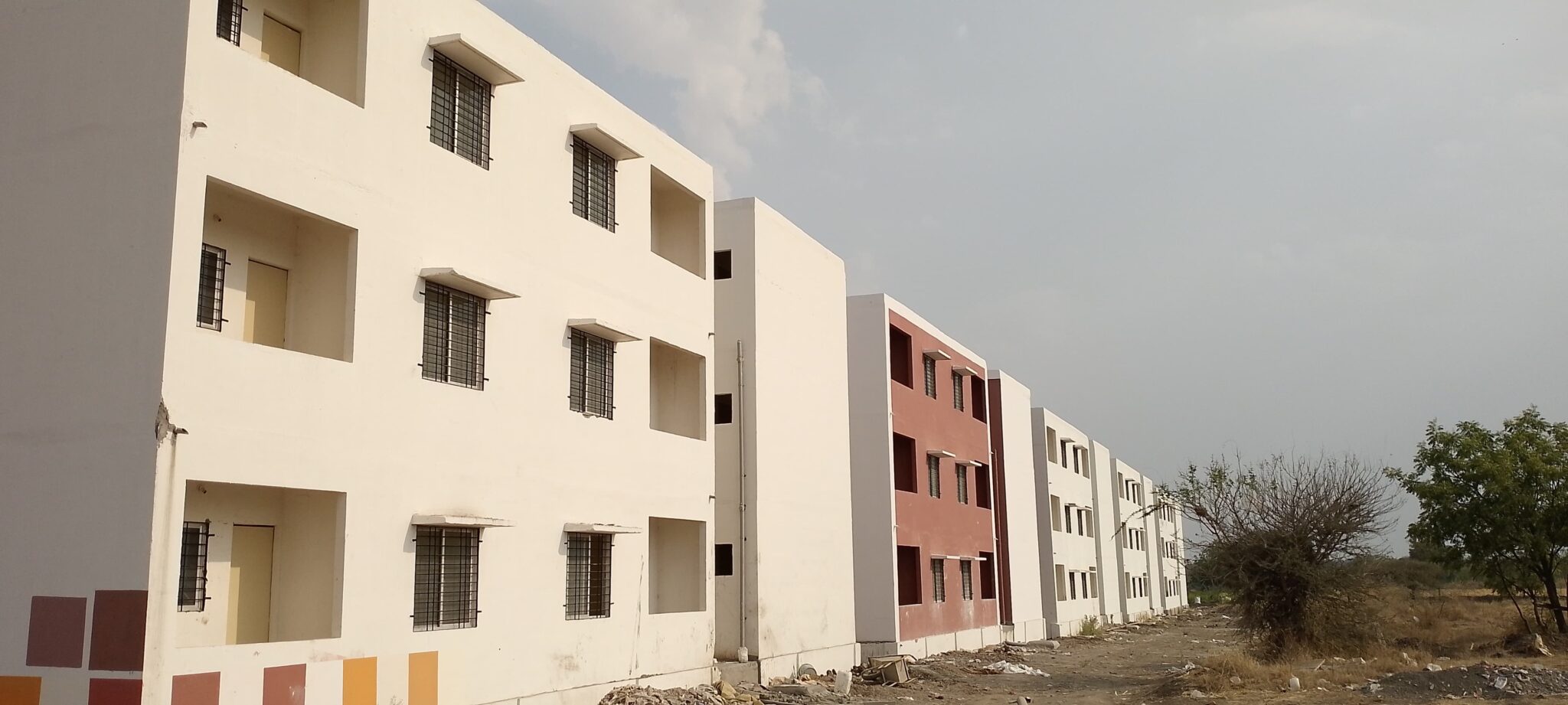 आ. विजयकुमार देशमुख यांच्या प्रयत्नातून केवळ 3 लाख 71 हजारात मिळणार वन बीएचके फ्लॅट