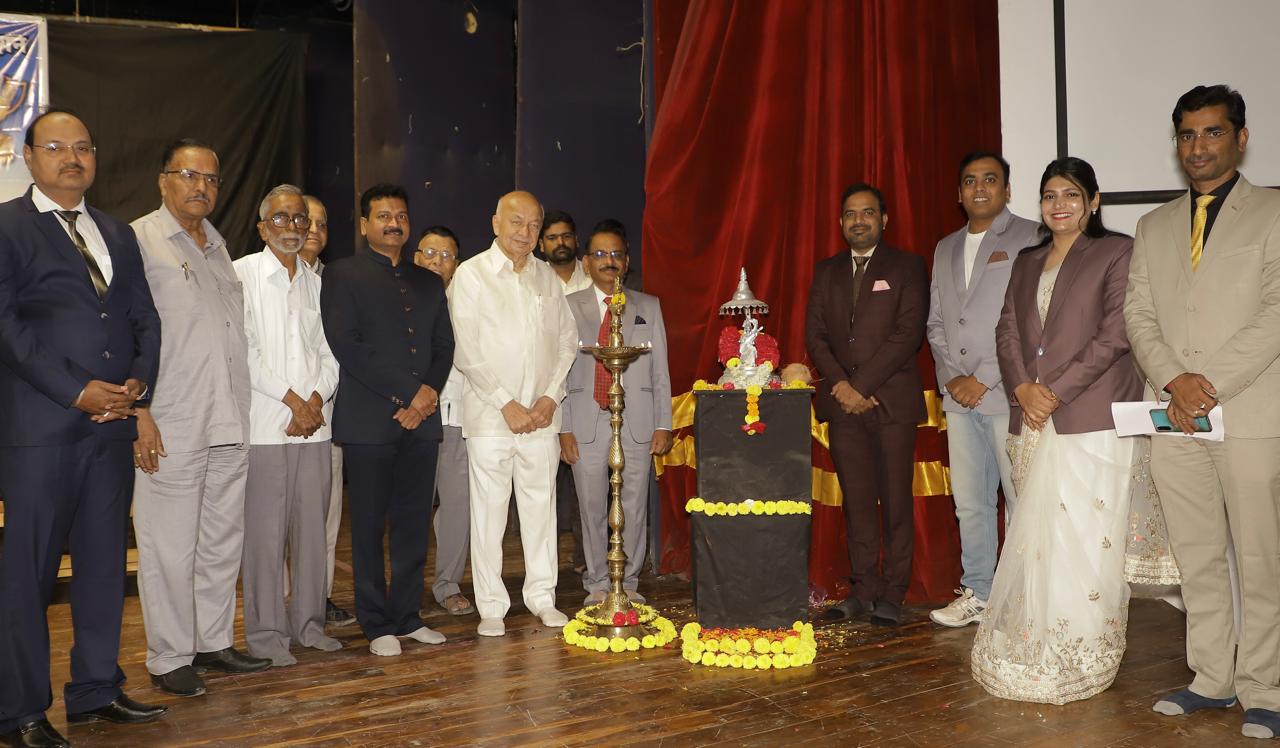 नामवंत वकिलांच्या स्मृती युवा वकिलांना मार्गदर्शक,स्पर्धेमुळे खिलाडूवृत्तीत वाढ – सुशीलकुमार शिंदे